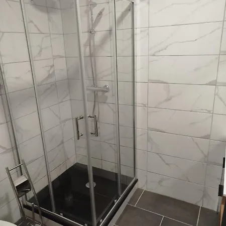 Апартаменты T2 Centre Lourdes, Proche Sanctuaire Avec Balcon